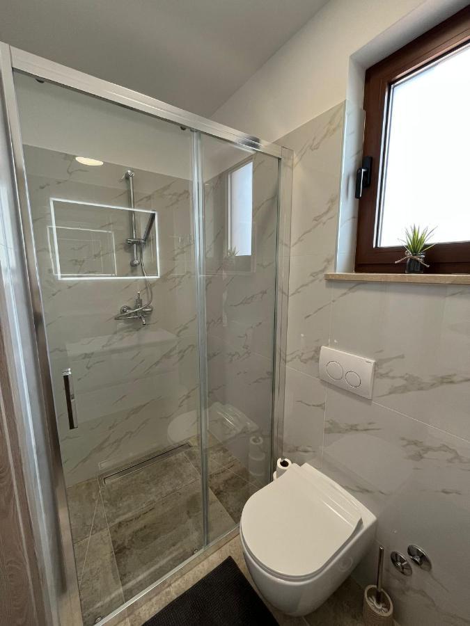 לובראן Apartman Sara S Pogledom Na More מראה חיצוני תמונה