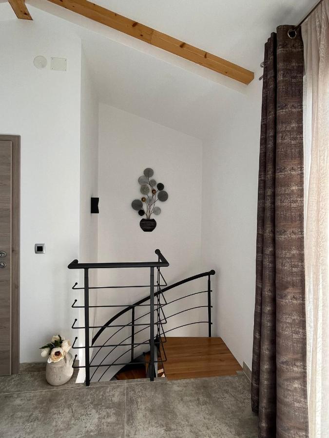 לובראן Apartman Sara S Pogledom Na More מראה חיצוני תמונה